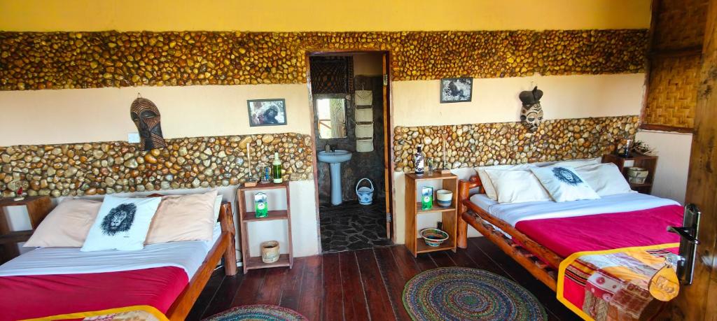 Key Species In Bwindi &Amp; Mgahinga 89 Key Species in Bwindi & Mgahinga