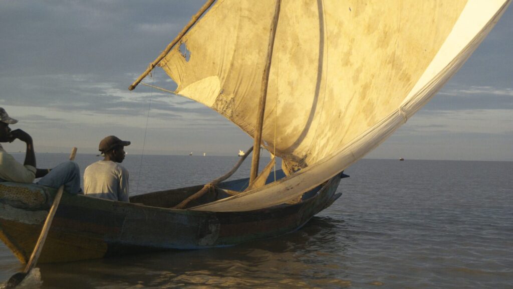 Lake Victoria 27 April 2010 - 20 Four Seasons